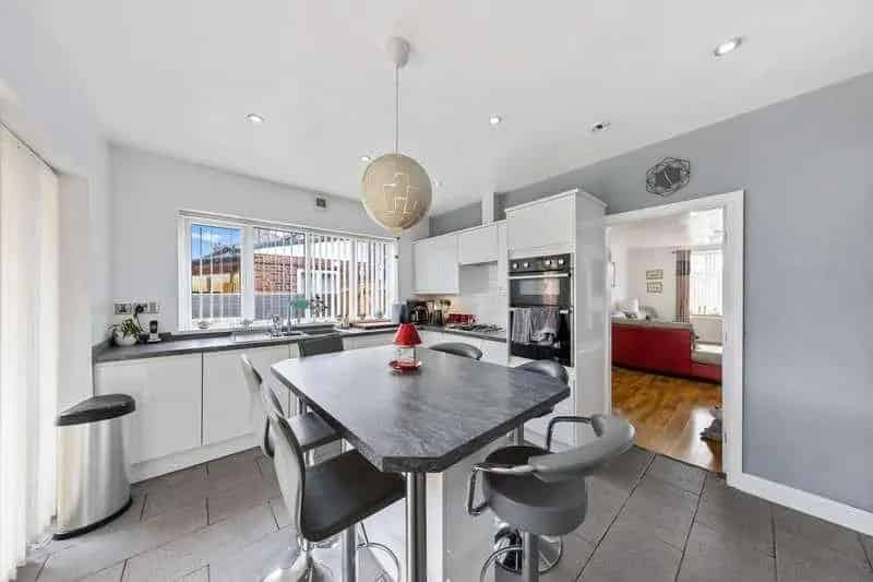 3 Bed Semi-Detached House for Sale in Woolston