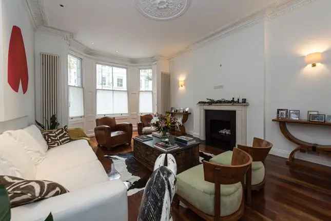 Maisonette to rent in Marloes Road, London W8