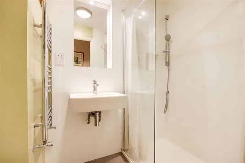 2 Bedroom Flat House to Rent in London
