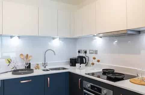 1 Bedroom Apartment Southampton Solent Views Modern Amenities Pet-Friendly