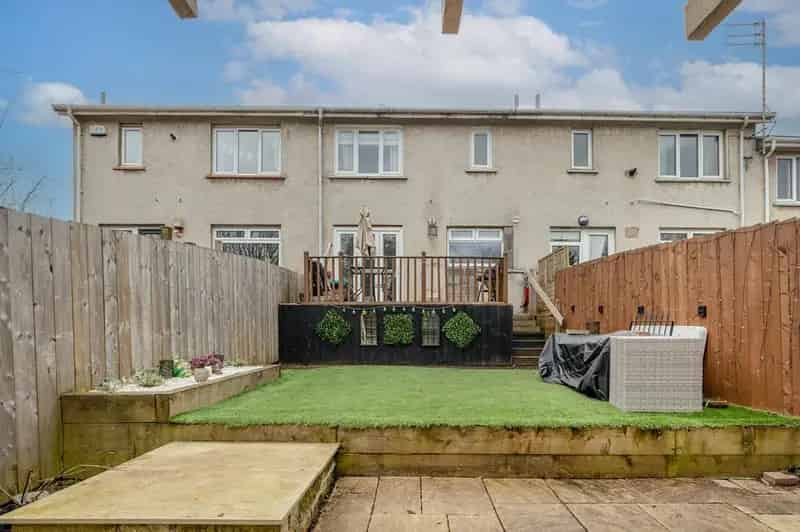 2 Bedroom Terraced House for Sale in Bearsden Near Glasgow