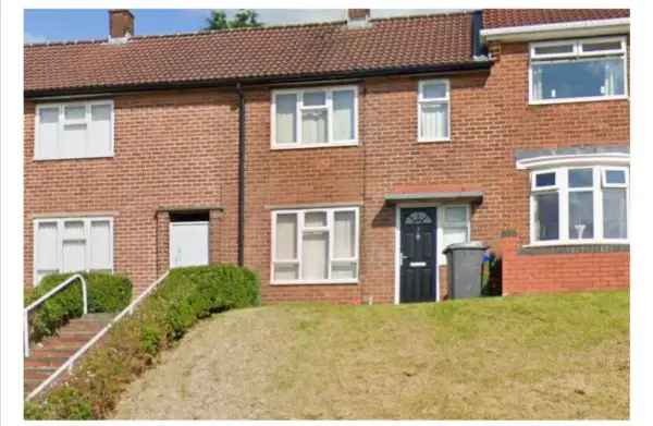 Large 2 Bed House Near Ashton Town Centre