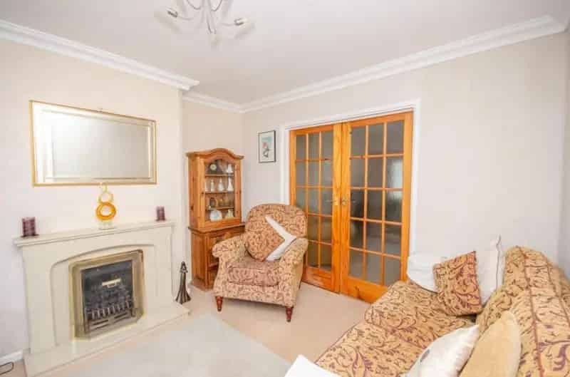 4 Bed Semi-Detached House for Sale