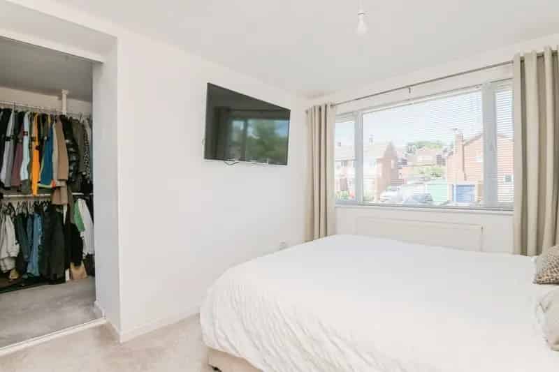4 Bedroom End Terraced House Modern Open Plan Kitchen Family Home