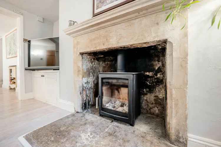 2 Bedroom Maisonette for Sale Near City Centre