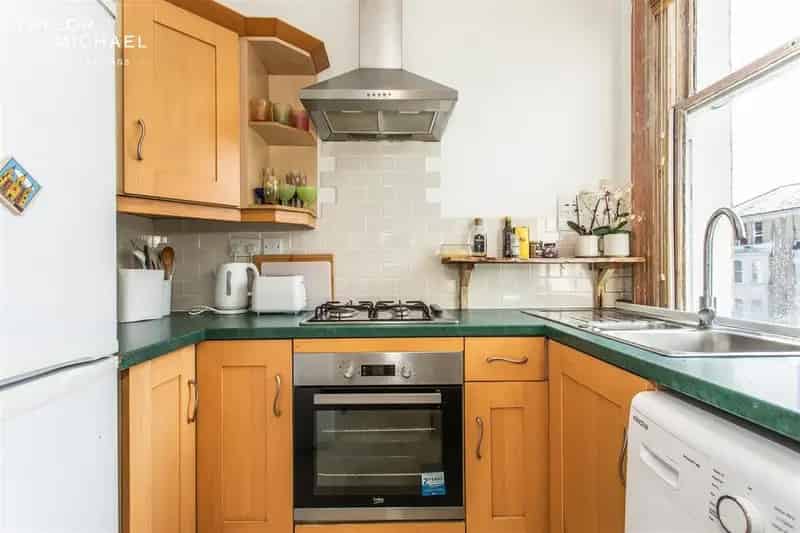 Large Studio Apartment with Mezzanine Hove Central