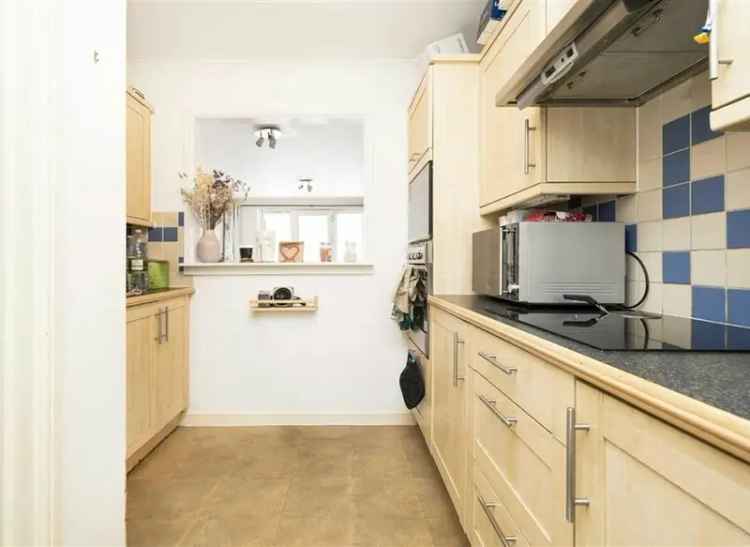 2 Bed Flat Ensign Street near St Katherine Docks