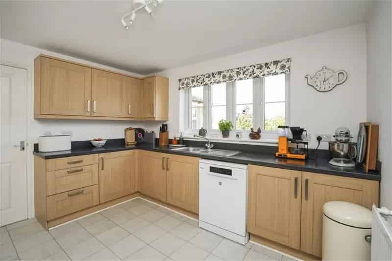 4 Bed Detached House with 3 Reception Rooms Gorebridge