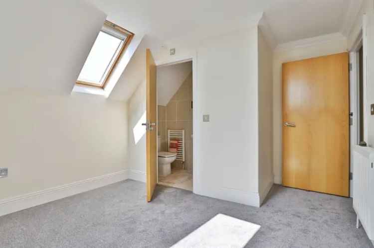 Two Bedroom Apartment Southbourne Chain Free Excellent Condition