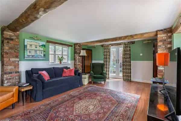 Thatched Property with Ancillary Accommodation and External Office