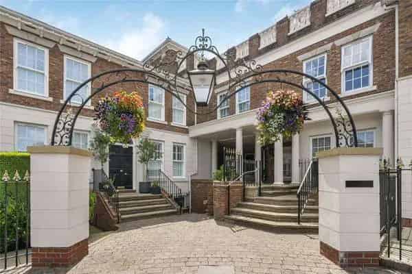 Luxury 3-Bedroom Penthouse  Whitefield Manchester