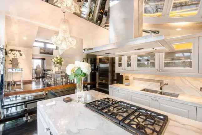 Penthouse to rent in Harrington Road, South Kensington SW7