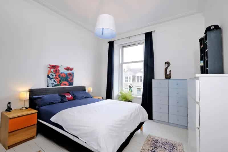 Spacious 4-Bedroom Granite Apartment in Aberdeen West End