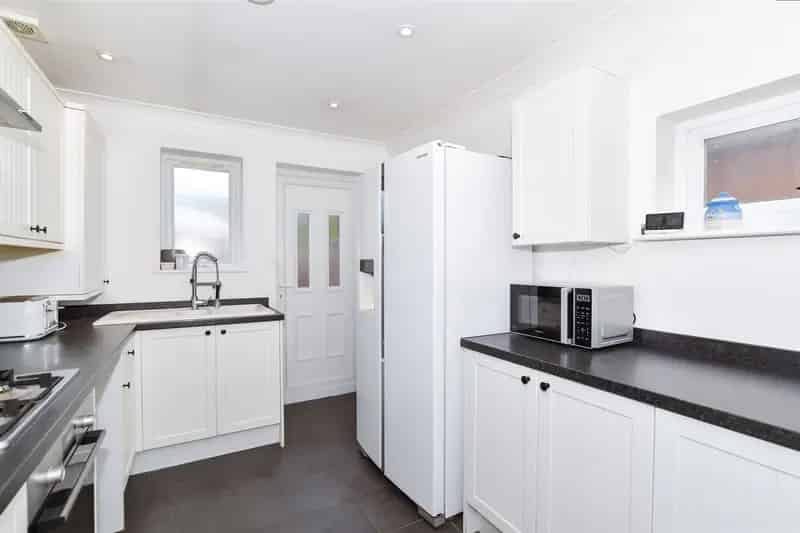 2 Bedroom Detached House for Sale Near Village Centre