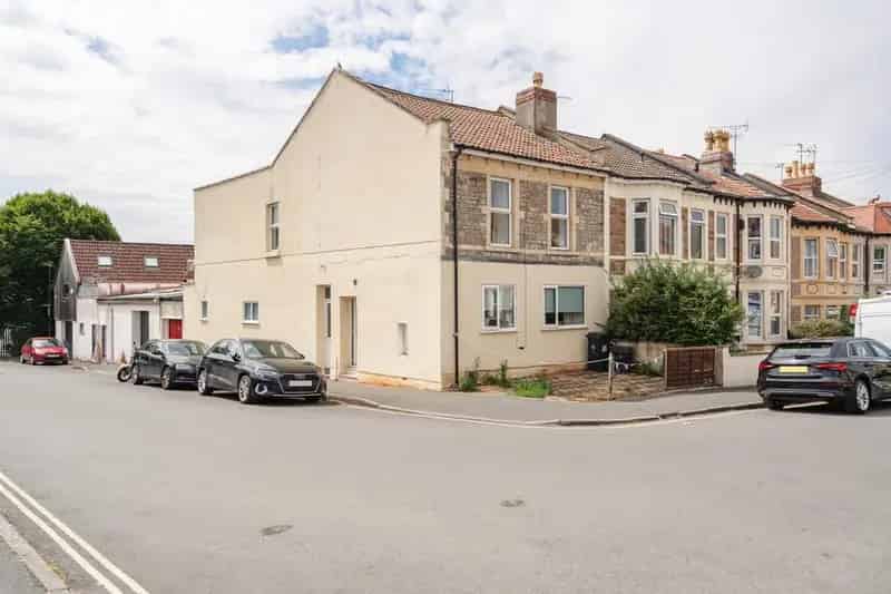 2 Bedroom Flat for Sale near Sandy Park
