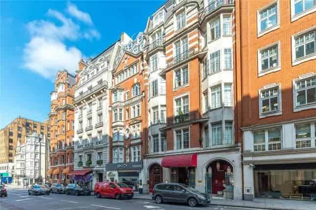 Luxury 2-Bedroom Mayfair Apartment For Sale