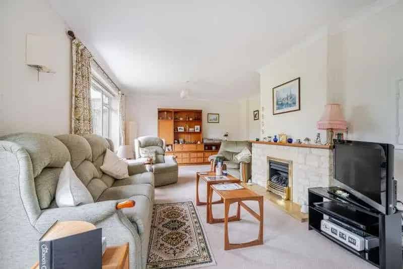 3 Bed Detached Bungalow for Sale in Yarnton