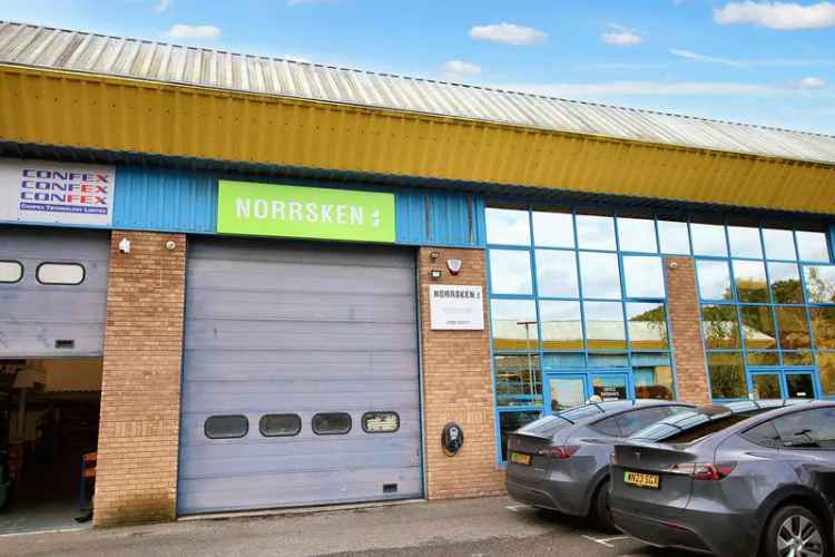Modern Industrial Warehouse 323 sq m 10 Parking Spaces Poole