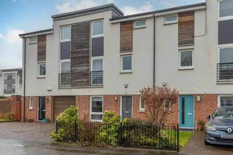 4 Bedroom Townhouse For Sale Double Driveway South Facing Garden