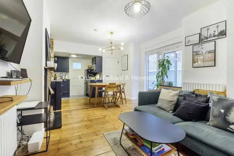 2 Bed Ground Floor Flat Near Tooting Broadway Tube