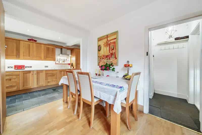 4 Bedroom Detached House to Rent Shamley Green