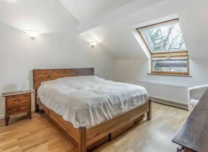 3 Double Bedroom Apartment with Balcony and Garage