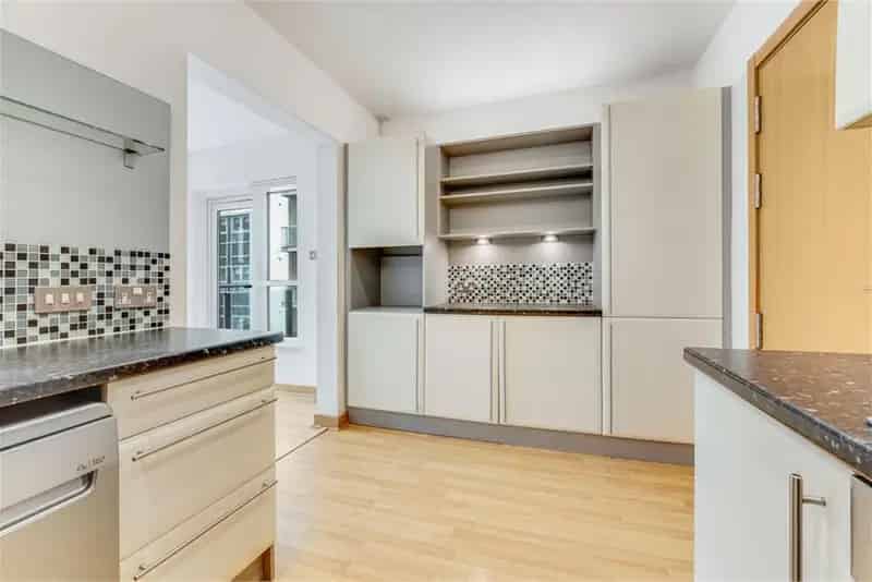 2 Bed Flat Third Floor 2 Reception Rooms Edinburgh