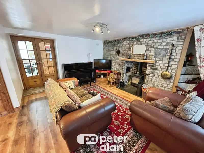 2 Bedroom Cottage Near Cyfartha Park and Castle