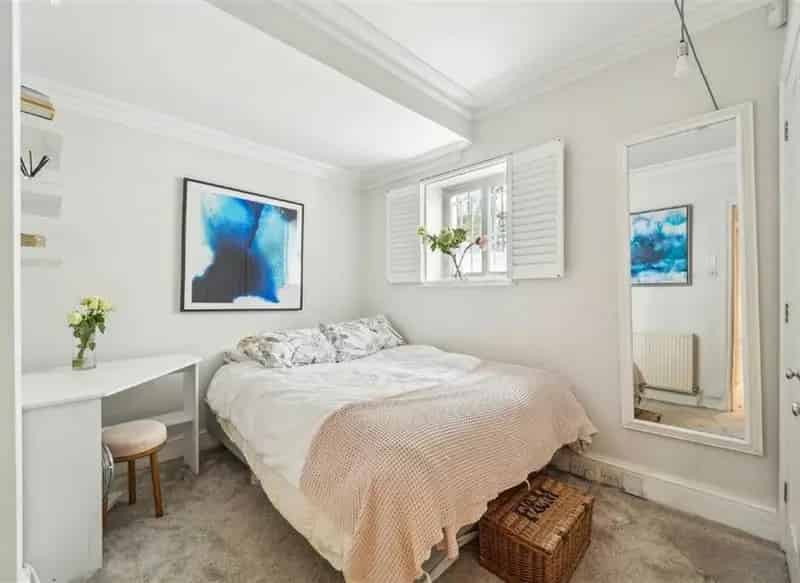 Spacious 2-Bed Garden Flat near Earls Court