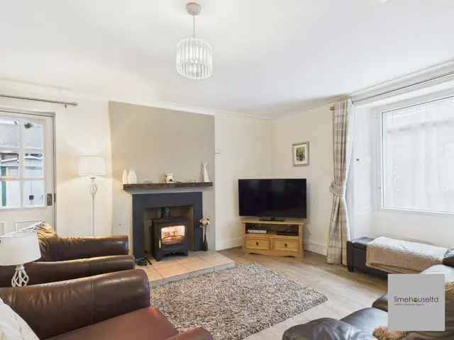 2 Bedroom Cottage For Sale Near Biggar High Street