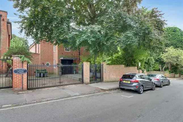 6 Bedroom Family Home Hampstead London