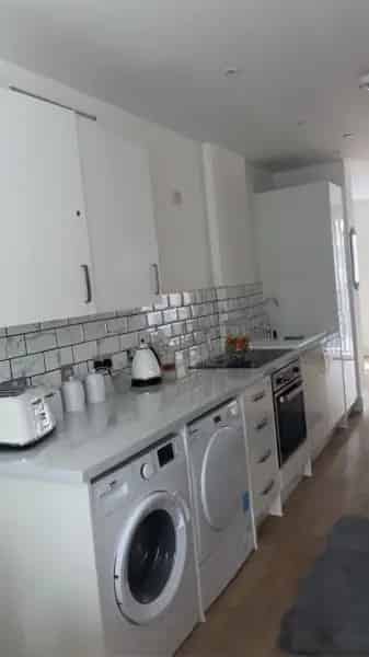 Lovely Open Plan New Build Family Home