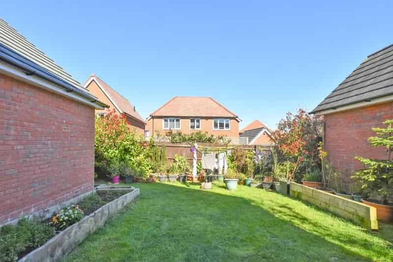3 Bedroom Detached House in Badbury Park
