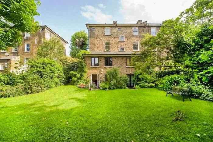 2 Bedroom Flat for Sale in N1 - Victorian Conversion