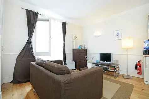 Bright Double Studio Flat near Lancaster Gate Paddington