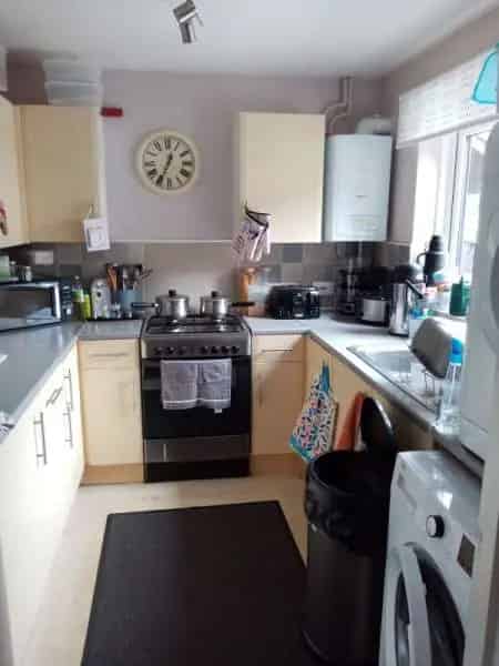 2 Bedroom Accessible Terraced House Near Shops