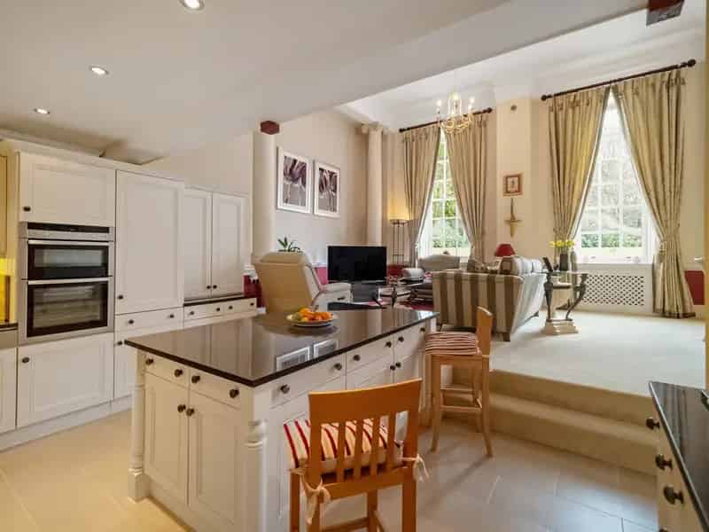 Luxury 2 Bed Duplex Apartment Nashdom Estate