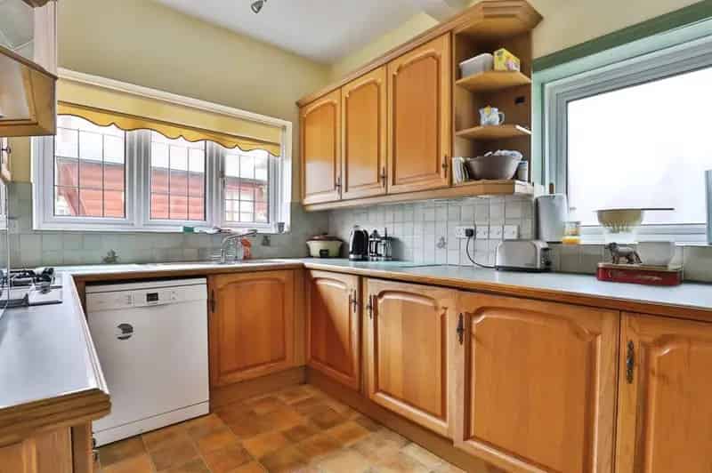 Four Bedroom Detached House Southbourne Premier Road