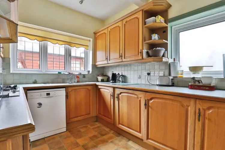 Four Bedroom Detached House Southbourne Premier Road
