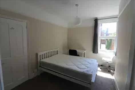 4 Bedroom Furnished House Near Southampton Universities