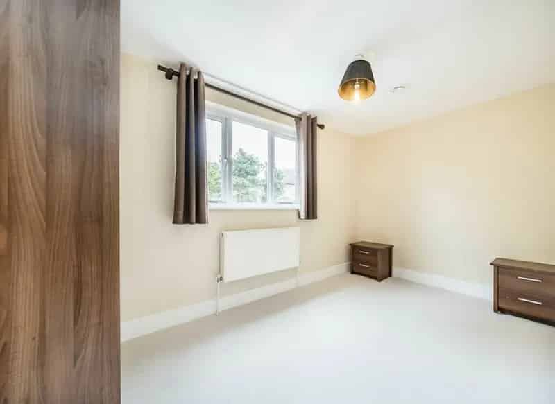 2 Double Bedroom Period Conversion Flat Near Streatham Common