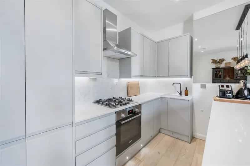 3 Bedroom Flat House to Rent