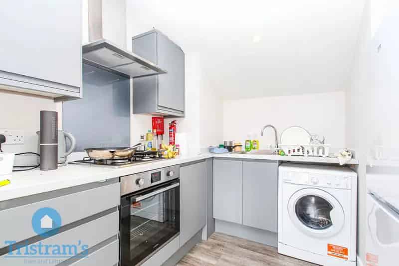 2 Bedroom Student Apartment Near NTU and UoN