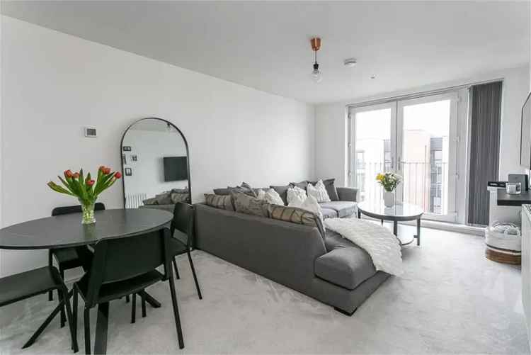 1 Bed Top Floor Flat Skyline Views Modern Apartment