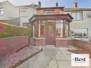 3 Bed Mid-Terraced House with Shed and Fireplace