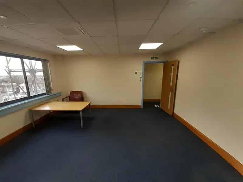 0 Bedroom Serviced Office House to Rent Kingsbury Road