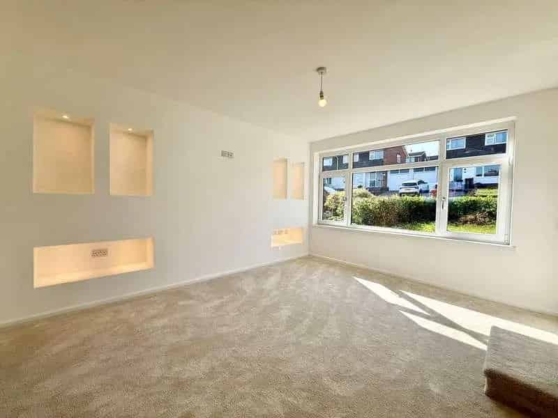 4 Bed Semi-Detached House for Sale
