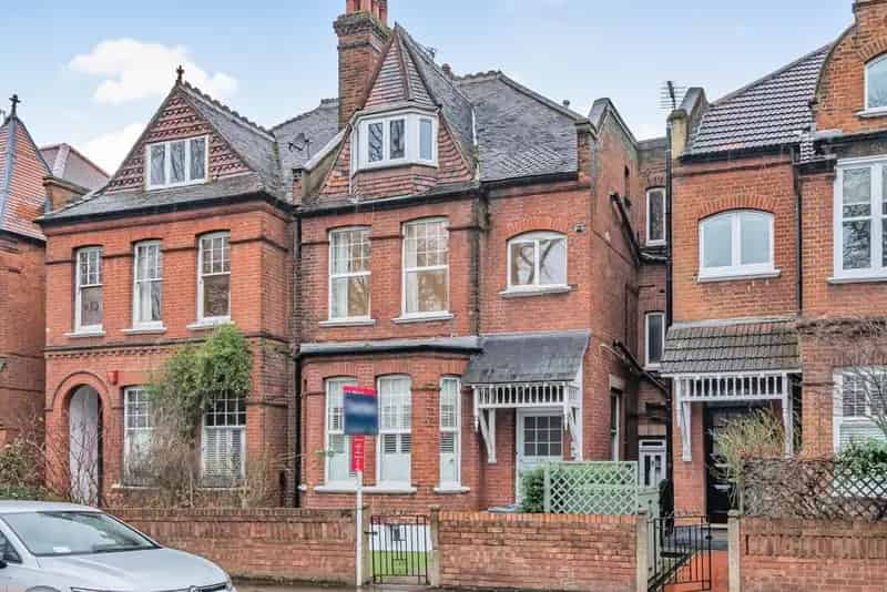 Acton Green Common Two Bedroom Period Conversion
