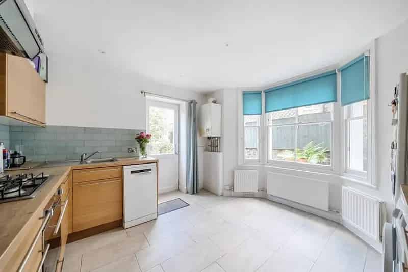 One Bedroom Garden Flat Stunning Period Charm Modern Comfort First Time Buyers Investors