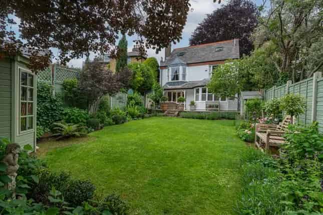 Character House for Sale in Twickenham